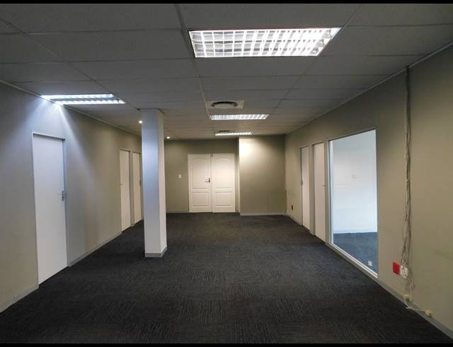 255M² OFFICE TO LET IN HYDE PARK